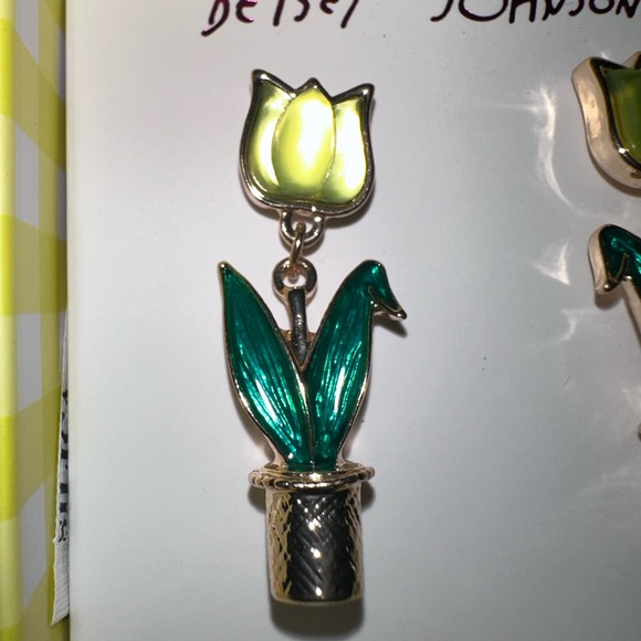 NWT Betsey Johnson yellow tulip flower easter earrings spring authentic post - Picture 5 of 6